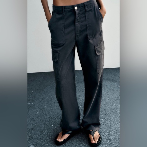 Zara Pants - TRF Zara straight leg cargo pants with high waist